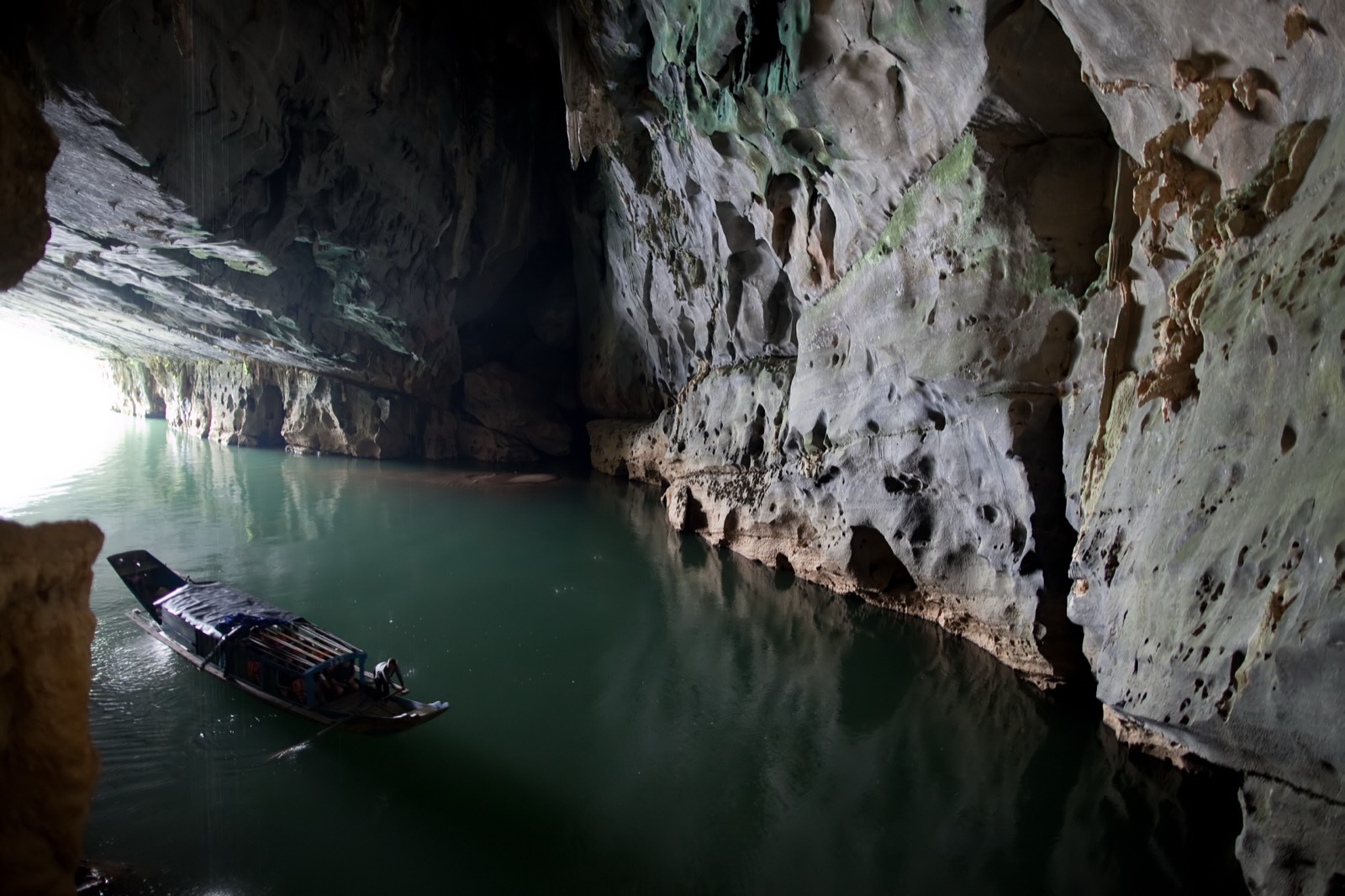 מערת פונג נה — Phong Nha Cave